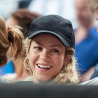 Gerard Piqué y Shakira ríen en el partido de baloncesto Estados Unidos-Eslovenia