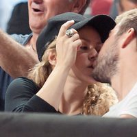 Gerard Piqué y Shakira besándose el partido de baloncesto Estados Unidos-Eslovenia