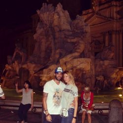 Elisabeth Reyes y Sergio Sánchez en la Fontana de Trevi