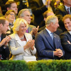 El Príncipe Guillermo, la Duquesa de Cornualles, el Príncipe Carlos y el Príncipe Harry en la inauguración de los Invictus Games