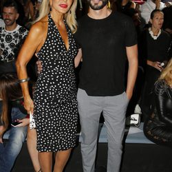 Carmen Lomana y Paco León en el desfile de Davidelfín en Madrid Fashion Week primavera/verano 2015