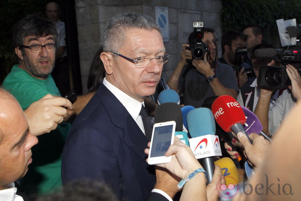 Alberto Ruiz Gallardón en la capilla ardiente de Isidoro Álvarez