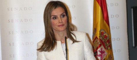 La Reina Letizia entrega el Premio Luis Carandell por primera vez como Reina 