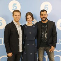 Álvaro Cervantes, María Valverde y Antonio Velázquez presentan 'Hermanos' antes del estreno