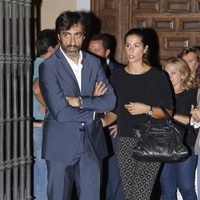 Nuria Roca y Juan del Val en la misa funeral de Carmen Hortal