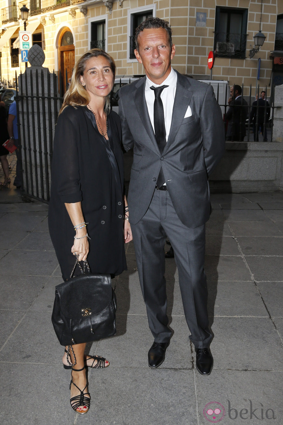 Joaquín Prat y Yolanda Bravo en la misa funeral de Carmen Hortal