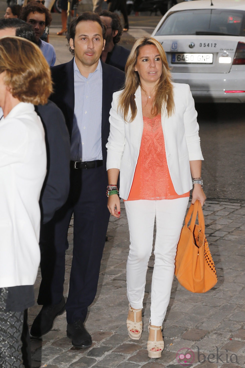 Iker Jiménez y Carmen Porter en la misa funeral de Carmen Hortal