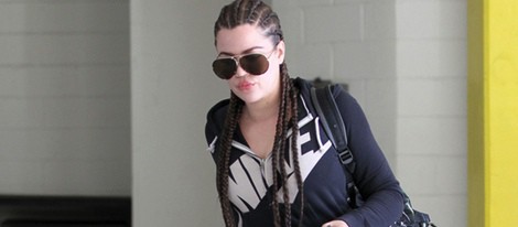 Khloe Kardashian sale del gimnasio con los labios hinchados