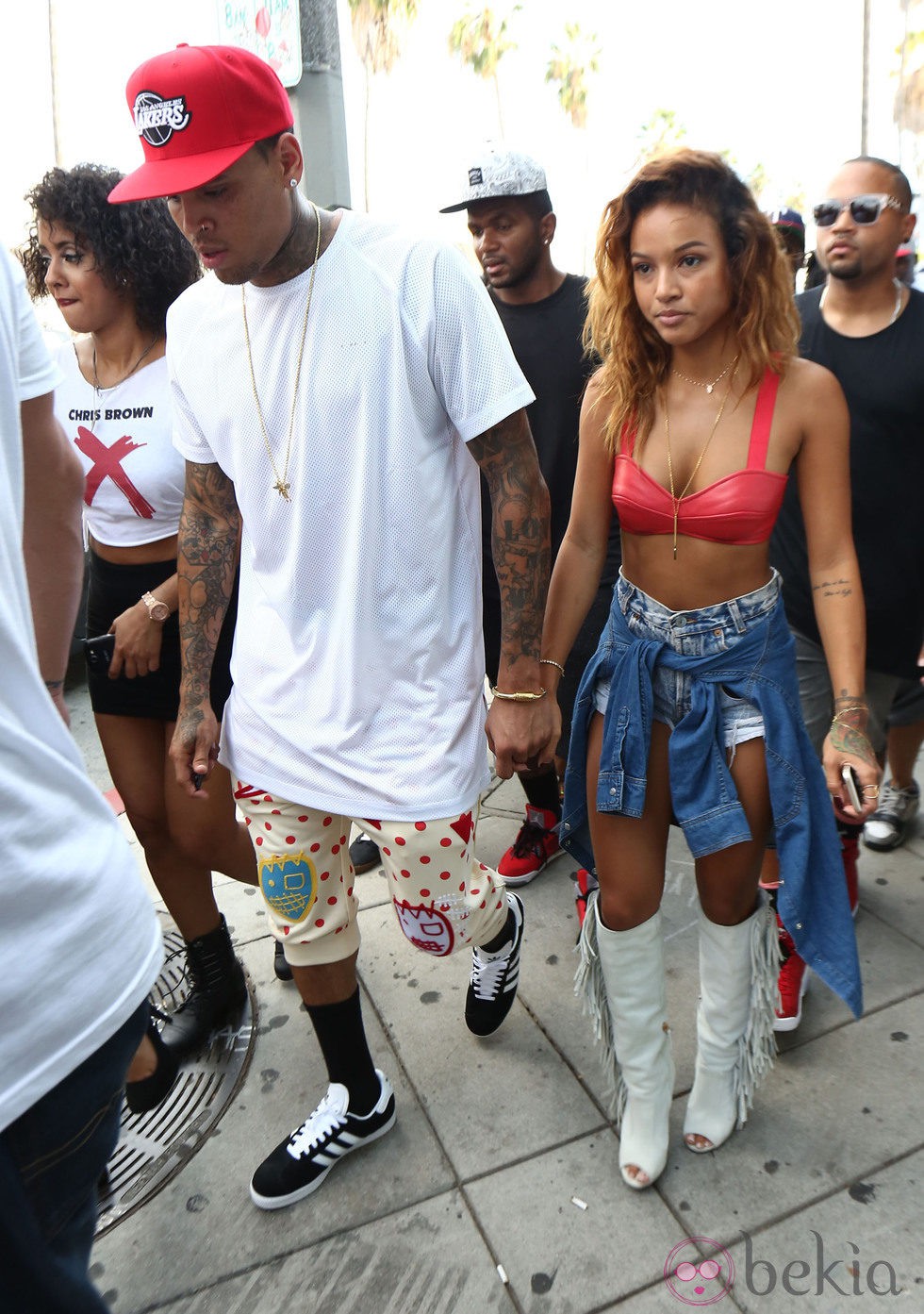 Chris Brown y su novia Karrueche Tran promocionando su nuevo disco en Los Ángeles