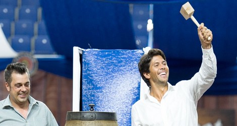 Fernando Verdasco abriendo el primer barril en el Paulaner Madrid Oktoberfest 2014