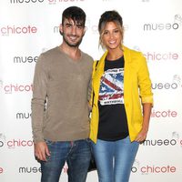 Israel Rodríguez y Corina Randazzo en una fiesta organizada por Museo Chicote