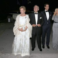 Los Reyes de Grecia con Pablo y Marie Chantal de Grecia en sus Bodas de Oro