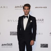 Jon Kortajarena en la cena benéfica de amfAR durante La Semana de la Moda de Milán 2014