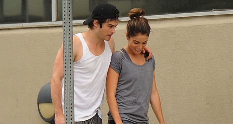 Ian Somerhalder y Nikki Reed dan un paseo informal en Los Ángeles