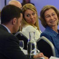 La Reina Sofía, todo sonrisas en el Congreso de Investigación en Enfermedades Neurodegenerativas