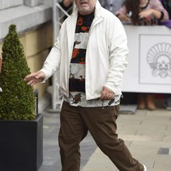 Pedro Almodóvar llegando al Festival de Cine de San Sebastián 2014