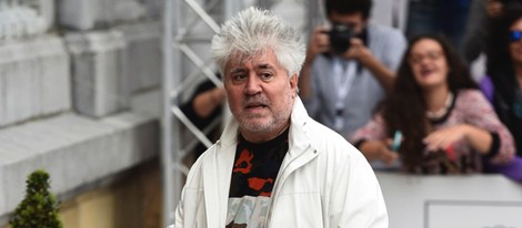 Pedro Almodóvar llegando al Festival de Cine de San Sebastián 2014