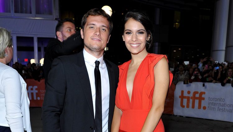 Claudia Traisac y Josh Hutcherson en el Festival de Cine de Toronto 2014