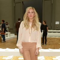 Ellie Goulding en el desfile de Chloé en la Semana de la Moda de París primavera/verano 2015