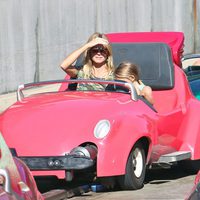 Heidi Klum y Vito Schnabel disfrutan en Disneyland junto a los pequeños Johan y Leni