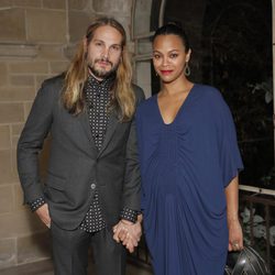 Marco Perego y la actriz Zoe Saldana en la Gala LAXART 2014