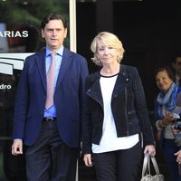 Esperanza Aguirre en el tanatorio de Miguel Boyer