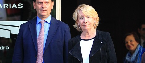 Esperanza Aguirre en el tanatorio de Miguel Boyer