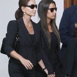 Isabel Preysler y Ana Boyer en el tanatorio de Miguel Boyer