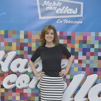 Sandra Barneda posando como presentadora de 'Hable con ellas'