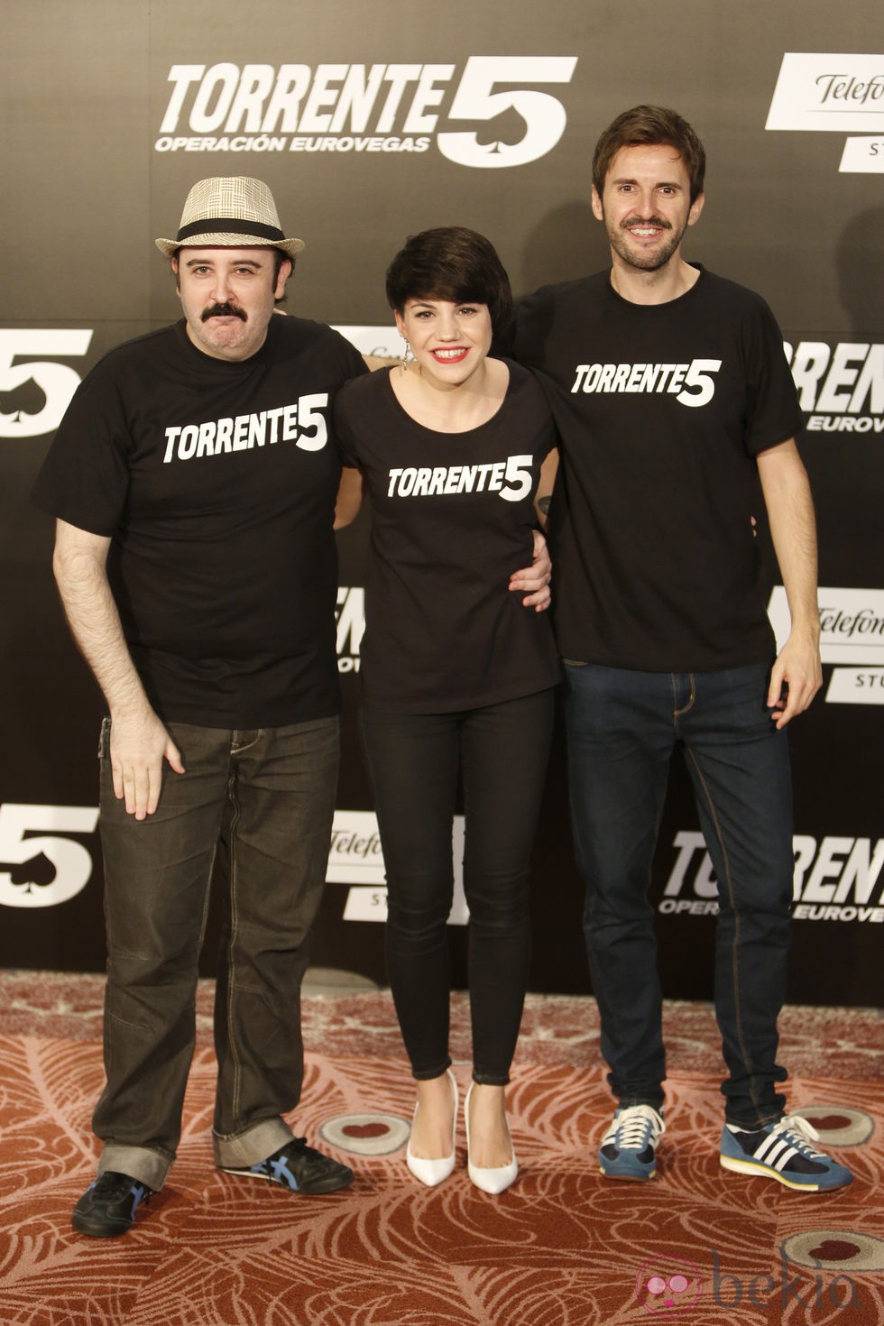 Carlos Areces, Angy y Julián López en el estreno de 'Torrente 5: Operación Eurovegas' en Madrid