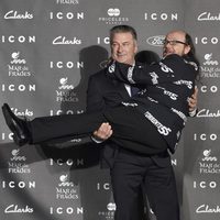 Alec Baldwin y Santiago Segura en los Premios Icon 2014