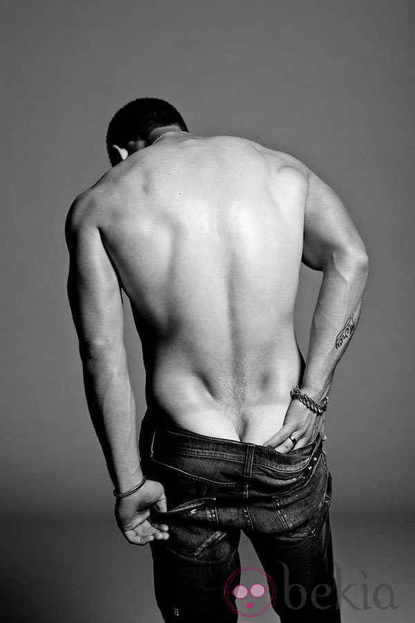 Nick Jonas enseña el culo para la revista Flaunt Magazine