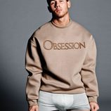 Nick Jonas con sudadera y en calzoncillos para Flaunt Magazine