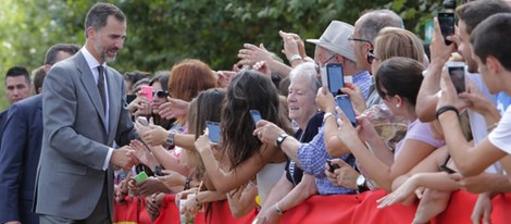 El Rey Felipe saluda a los ciudadanos de Zafra