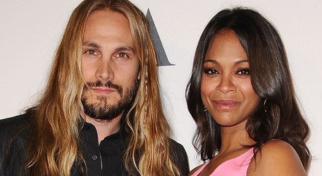 Zoe Zaldana y Marco Perego en los premios de la Academy of Motion Picture Arts and Sciences