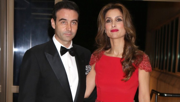 Enrique Ponce y Paloma Cuevas en los Premios Mariano de Cavia 2014