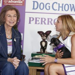 La Reina Sofía y Alejandra Botto en el Perroton Village 2014