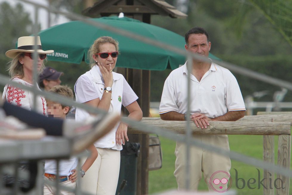 La Infanta Elena en el Real Club Pineda de Sevilla