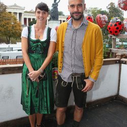 Pep Guardiola y Cristina Serrano en la Oktoberfest 2014