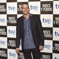 Álex Casademunt en el estreno de 'Dioses y Perros'