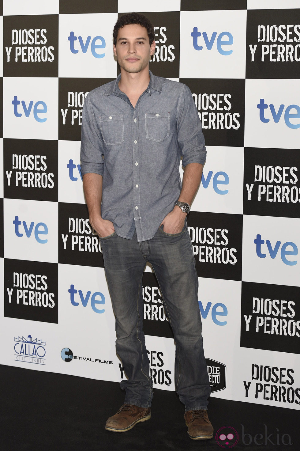 Álex Martínez en el estreno de 'Dioses y Perros'