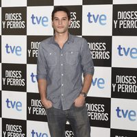 Álex Martínez en el estreno de 'Dioses y Perros'