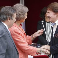 Bigote Arrocet con la Reina Sofía el Día de la Banderita 2014