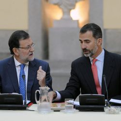 Mariano Rajoy y el Rey Felipe en la reunión anual del Patronato del Instituto Cervantes