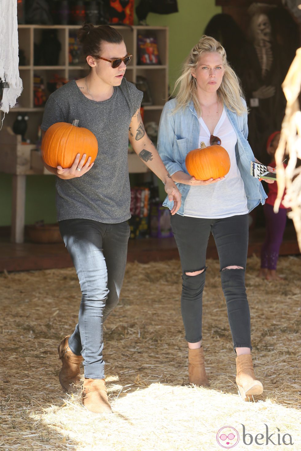 Harry Styles junto a una misteriosa chica rubia