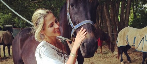 Elsa Pataky con un caballo