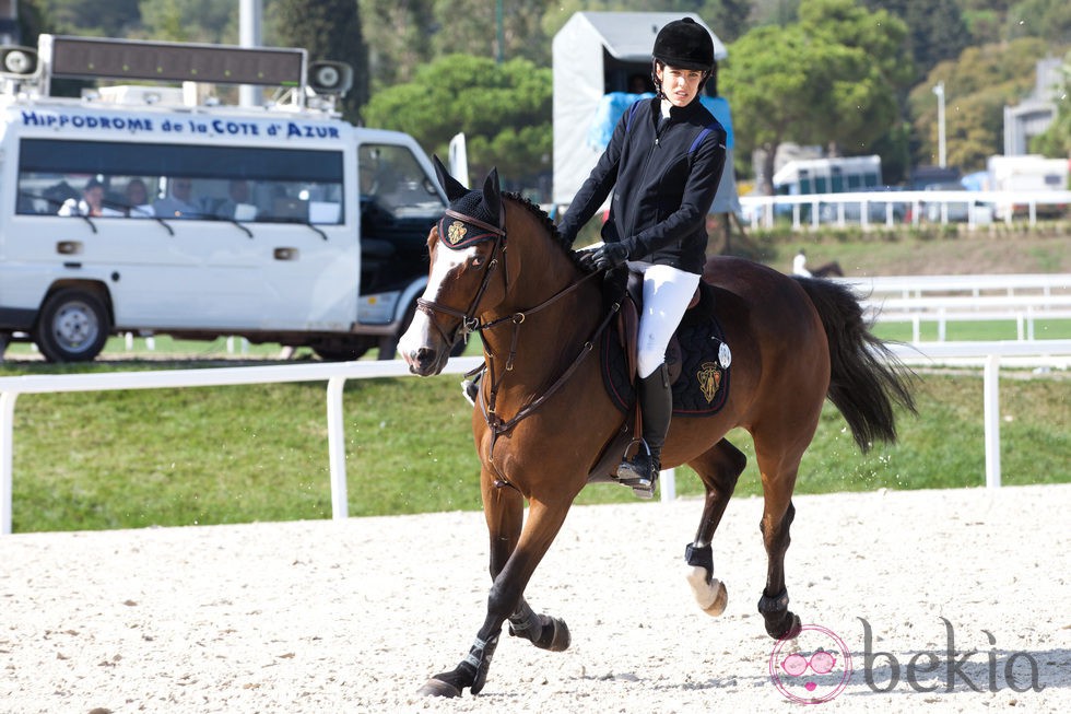 Carlota Casiraghi en un concurso de saltos en Francia