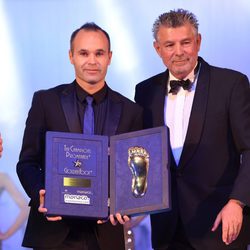 Andrés Iniesta recoge el Golden Foot 2014