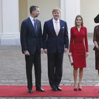 Los Reyes de Holanda reciben a los Reyes Felipe y Letizia en su primer viaje a Holanda como Reyes