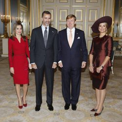 Los Reyes Felipe y Letizia con los Reyes de Holanda en su primera visita oficial como Reyes a Países Bajos